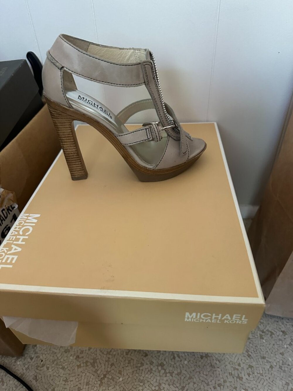 Michael Kors Leather Sandals - Size 5